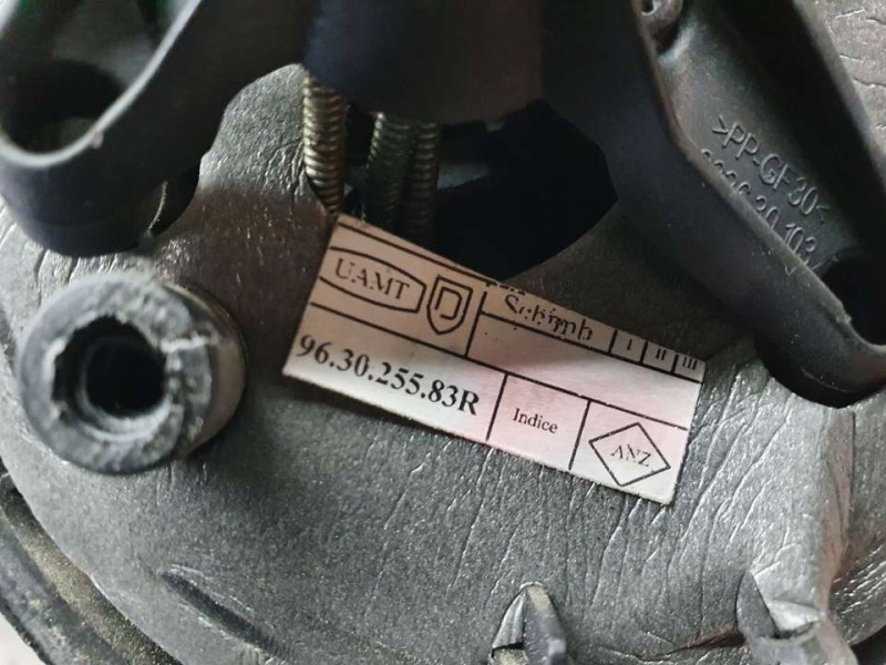 Recambio de retrovisor izquierdo para dacia sandero básico referencia OEM IAM 963025583R  C/ M TOCADO