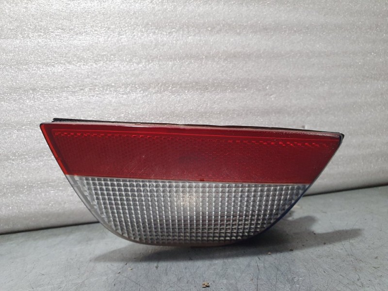 Recambio de piloto trasero derecho paragolpes para ford focus berlina (cak) ambiente referencia OEM IAM 1M5115K272A  