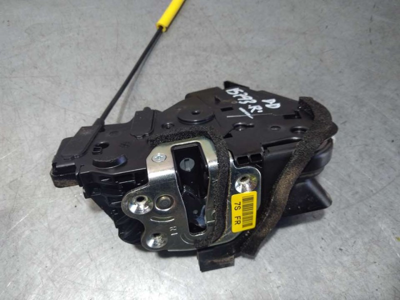 Recambio de cerradura puerta delantera derecha para kia stonic (ybcuv) concept referencia OEM IAM 81320H8050IEK  4 PINES