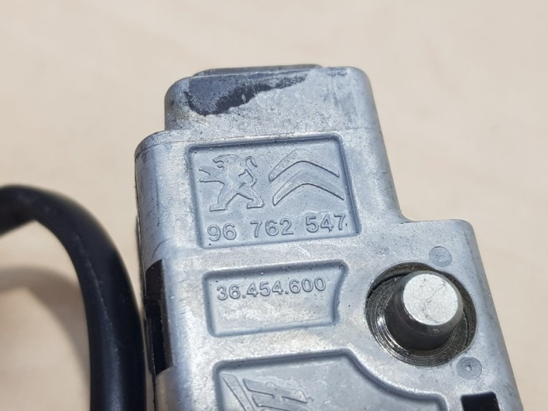 Recambio de conmutador de arranque para peugeot 208 active referencia OEM IAM 96762547  