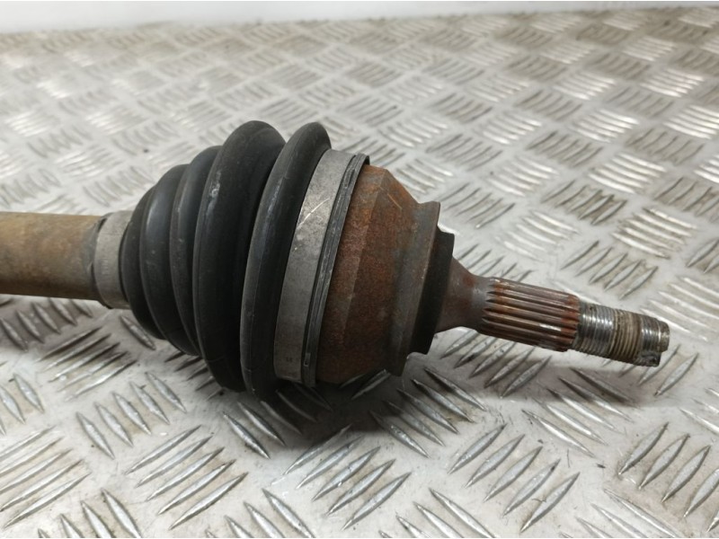 Recambio de transmision delantera derecha para citroën c4 cactus live referencia OEM IAM 9677477180  