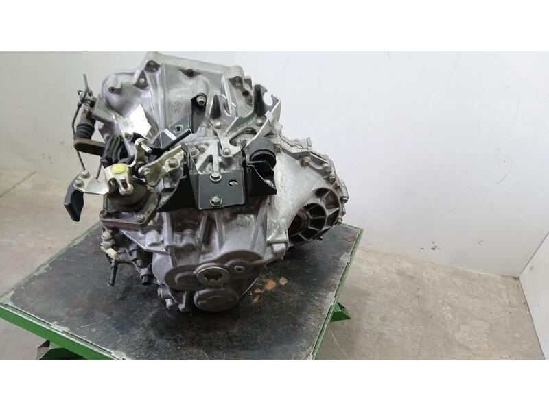 Recambio de caja cambios para toyota avensis (t27) advance referencia OEM IAM 3111520081  6 VELOCIDADES