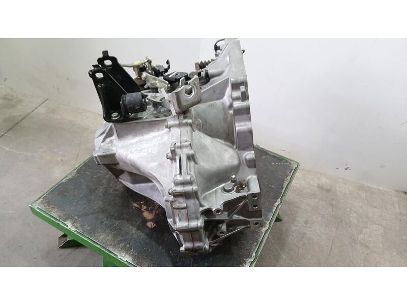 Recambio de caja cambios para toyota avensis (t27) advance referencia OEM IAM 3111520081  6 VELOCIDADES