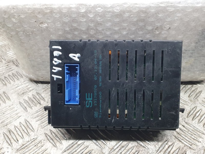 Recambio de pantalla multifuncion para opel astra h ber. cosmo referencia OEM IAM GM13178570 5WK70036 