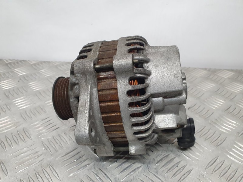 Recambio de alternador para subaru legacy berl./familiar b12 (be/bh) 2.5 gx edition berlina referencia OEM IAM 23700AA370 A2TB28