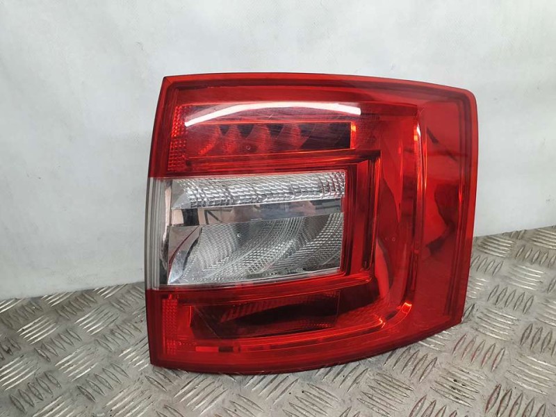 Recambio de piloto trasero derecho para skoda octavia combi (5e5) active referencia OEM IAM 5E9945096B 0020178905 