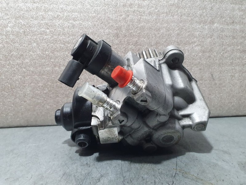 Recambio de bomba alta presion para audi a3 (8vk) 2.0 16v tdi referencia OEM IAM 04L130755D 0445010537 BOSCH