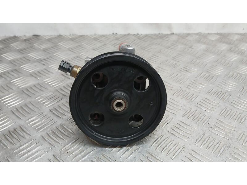 Recambio de bomba direccion para ford focus lim. business referencia OEM IAM BV613A696AB  