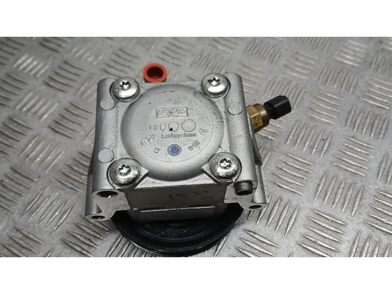 Recambio de bomba direccion para ford focus lim. business referencia OEM IAM BV613A696AB  