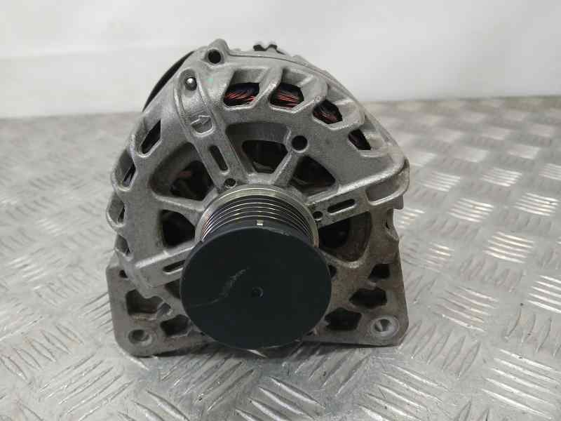 Recambio de alternador para renault megane iv berlina 5p zen referencia OEM IAM 231008040R 2613543A VALEO