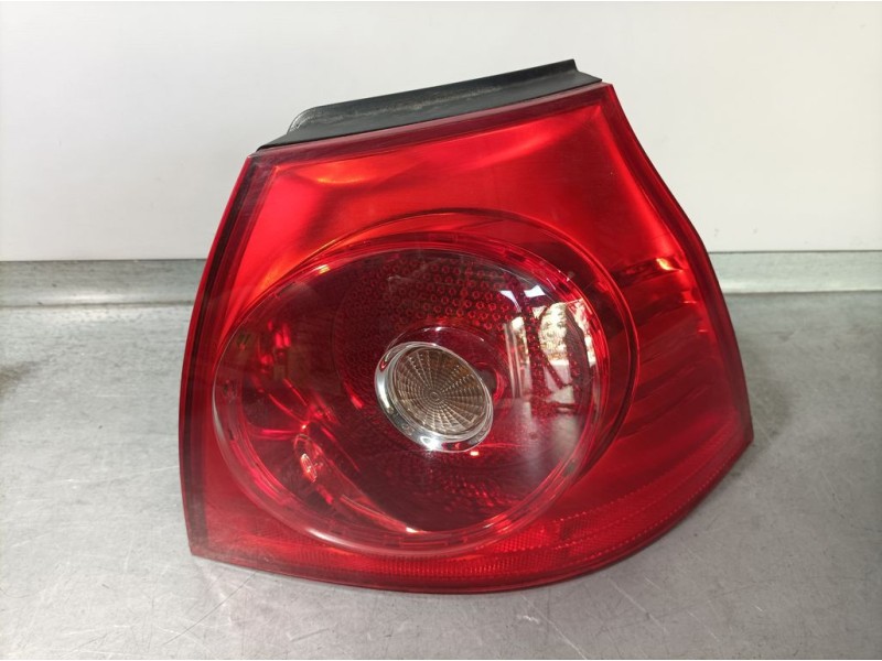 Recambio de piloto trasero derecho para volkswagen golf v berlina (1k1) trendline referencia OEM IAM 1K6945096AA  EXTERIOR