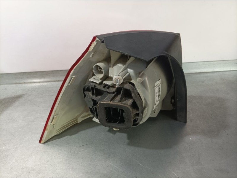 Recambio de piloto trasero derecho para volkswagen golf v berlina (1k1) trendline referencia OEM IAM 1K6945096AA  EXTERIOR