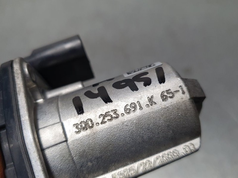 Recambio de valvula escape para volkswagen t-roc bluemotion referencia OEM IAM 3Q0253691K  