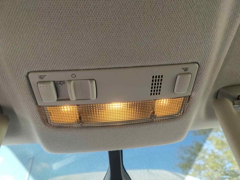 Recambio de luz interior para seat arona style edition referencia OEM IAM 3B0947105C  