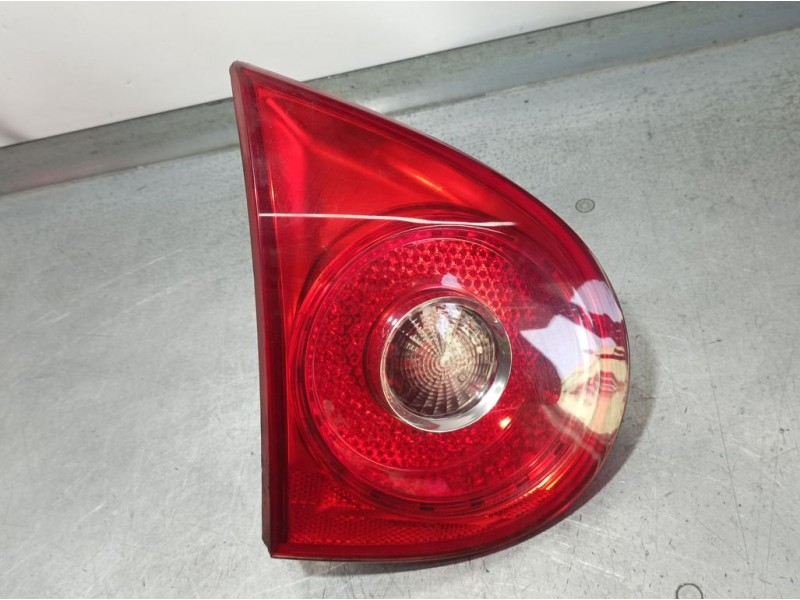 Recambio de piloto trasero izquierdo para volkswagen golf v berlina (1k1) trendline referencia OEM IAM 1K6945093E  INTERIOR