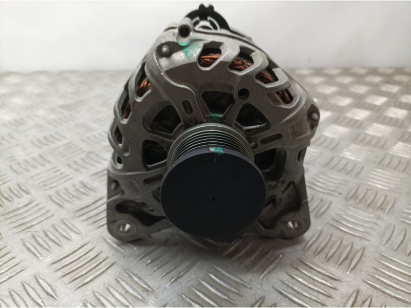Recambio de alternador para dacia duster ii access referencia OEM IAM 231004476R 2740014A VALEO