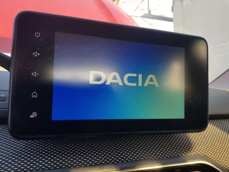 Recambio de sistema navegacion gps para dacia sandero confort referencia OEM IAM 280212222R 410081 LG