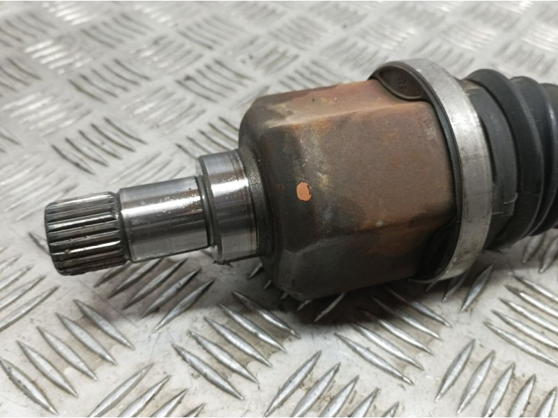 Recambio de transmision delantera izquierda para citroën c4 cactus live referencia OEM IAM 9677477080  