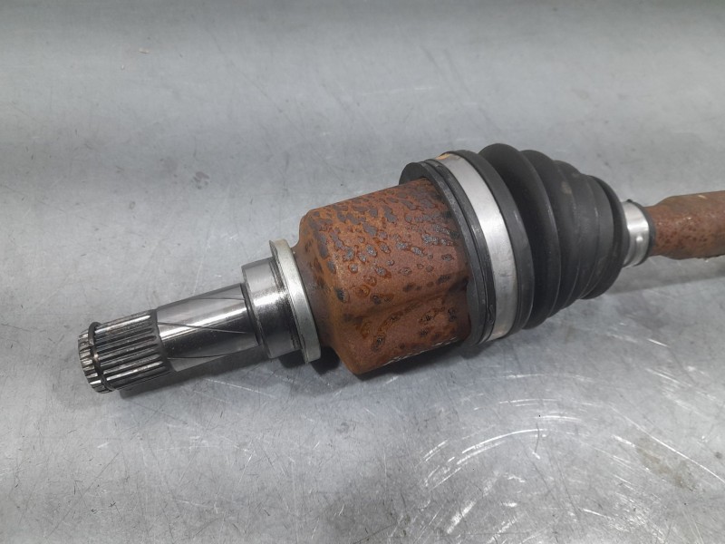 Recambio de transmision delantera izquierda para dacia sandero confort referencia OEM IAM 391011411R  