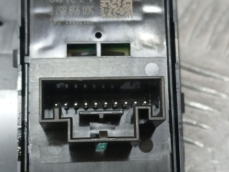 Recambio de mando elevalunas delantero izquierdo para seat arona style edition referencia OEM IAM 5G0959857  