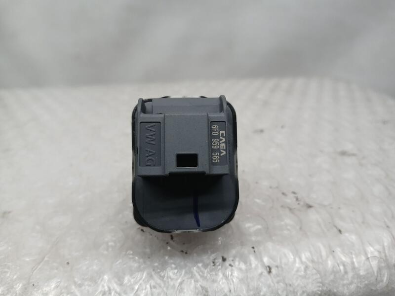 Recambio de mando elevalunas delantero izquierdo para seat arona style edition referencia OEM IAM 5G0959857  