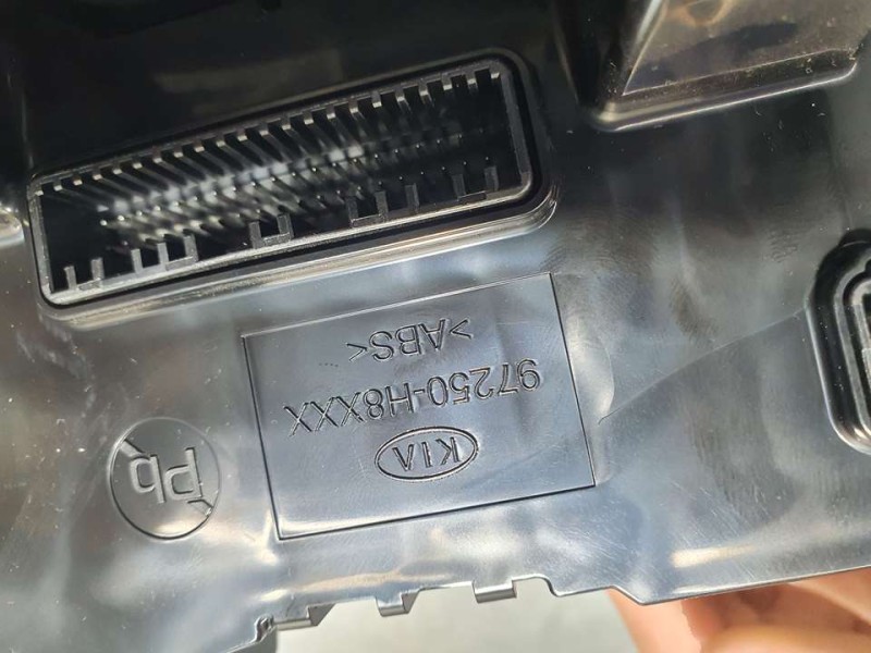 Recambio de mando climatizador para kia stonic (ybcuv) concept referencia OEM IAM 97250H8220SA1 C200367560A 