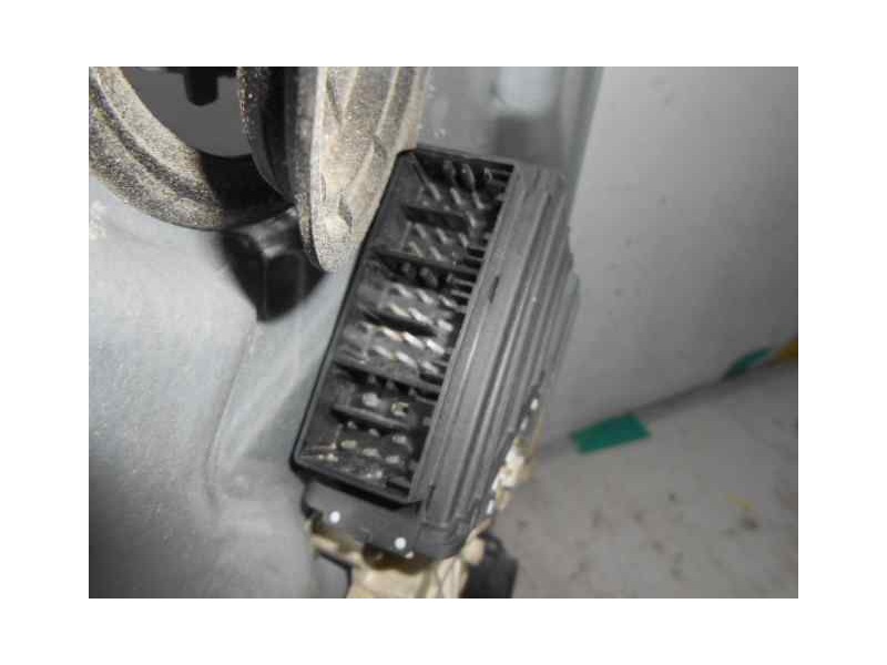 Recambio de elevalunas delantero izquierdo para seat ibiza (6l1) sport referencia OEM IAM 6L4837461 12+12+8 PINS ELECTRICO