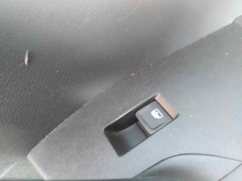 Recambio de mando elevalunas trasero derecho para seat arona style edition referencia OEM IAM 5G0959855P  