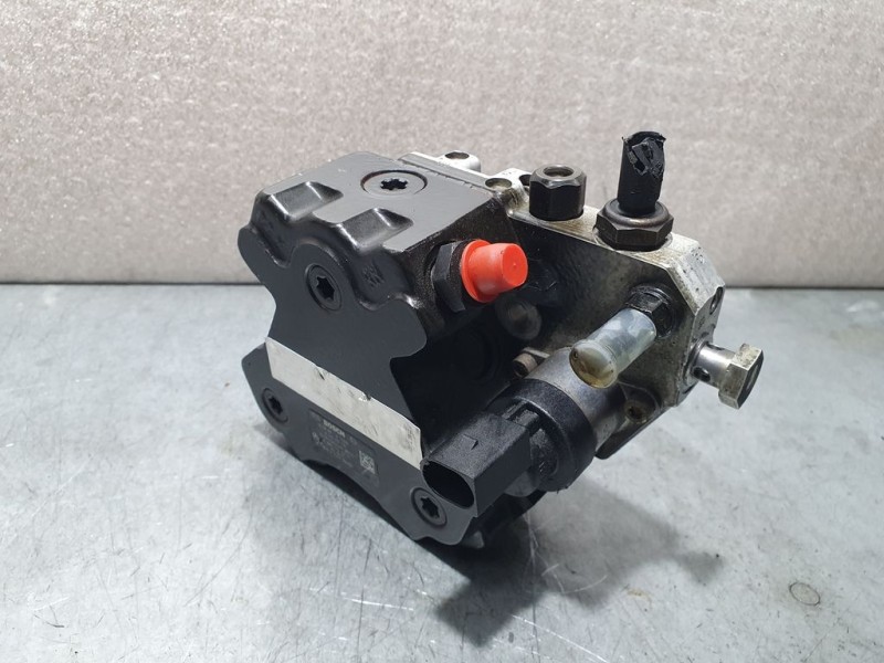 Recambio de bomba alta presion para mercedes-benz clase b (w245) 200 cdi (245.208) referencia OEM IAM A6400700701 0445010120 BOS