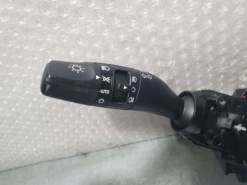 Recambio de mando luces y limpia para kia stonic (ybcuv) concept referencia OEM IAM 93403H8960  