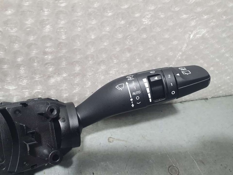 Recambio de mando luces y limpia para kia stonic (ybcuv) concept referencia OEM IAM 93403H8960  