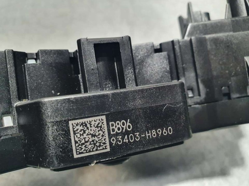 Recambio de mando luces y limpia para kia stonic (ybcuv) concept referencia OEM IAM 93403H8960  