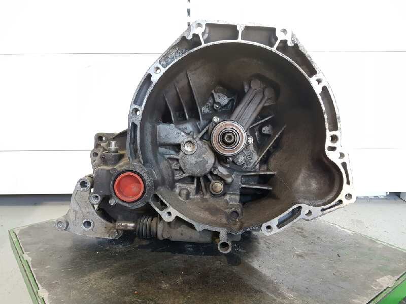 Recambio de caja cambios para ford fiesta berlina básico referencia OEM IAM 97WTRA F0B7A15C 5VELOCIDADES