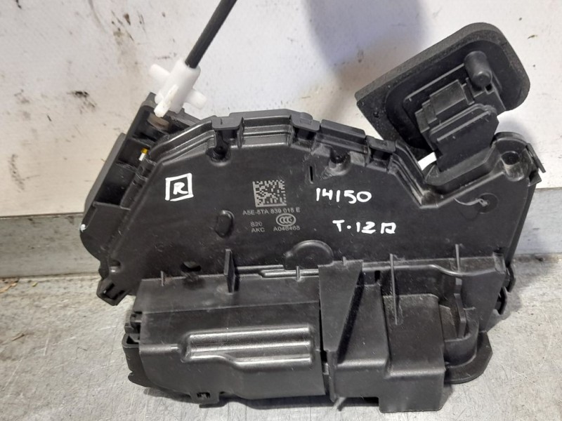 Recambio de cerradura puerta trasera izquierda para volkswagen polo advance referencia OEM IAM A5E5TA839015E A046465 7 PINES