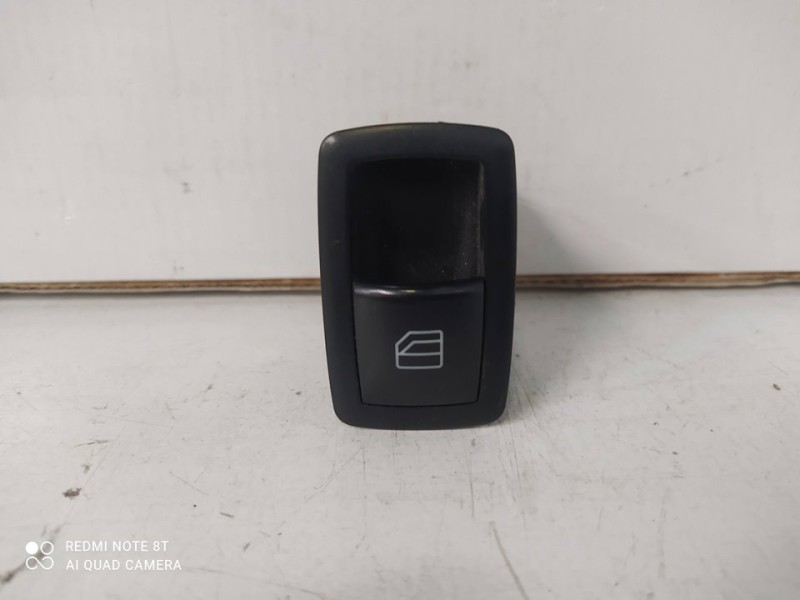 Recambio de mando elevalunas trasero derecho para mercedes-benz clase b (w245) b 160 (245.231) referencia OEM IAM A2518200510  