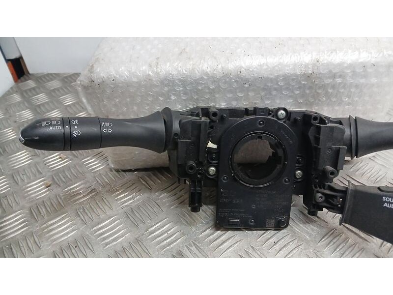 Recambio de mando luces y limpia para renault megane iv berlina 5p zen referencia OEM IAM 255678341R  171123SN1