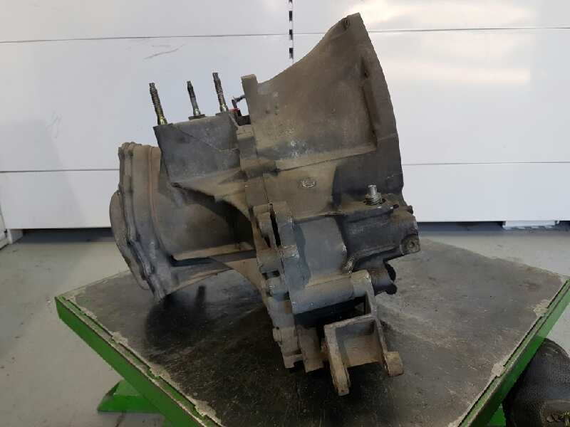Recambio de caja cambios para ford fiesta berlina básico referencia OEM IAM 97WTRA F0B7A15C 5VELOCIDADES