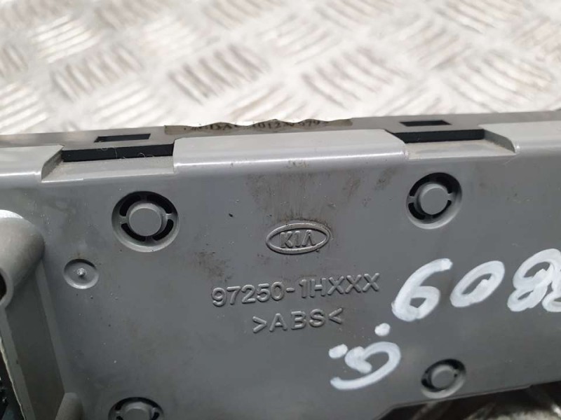 Recambio de mando calefaccion / aire acondicionado para kia cee´d drive referencia OEM IAM 972501H221  