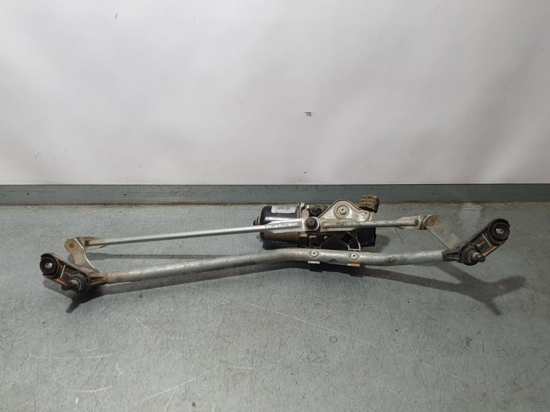 Recambio de motor limpia delantero para renault kangoo profesional referencia OEM IAM 8200409692D 54626811 VALEO