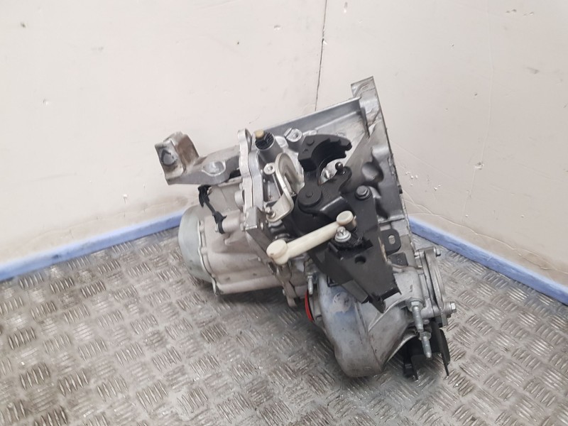 Recambio de caja cambios para peugeot partner furgoneta/monovolumen (k9) 1.5 bluehdi 100 referencia OEM IAM 20ET54 6724054B 5VEL