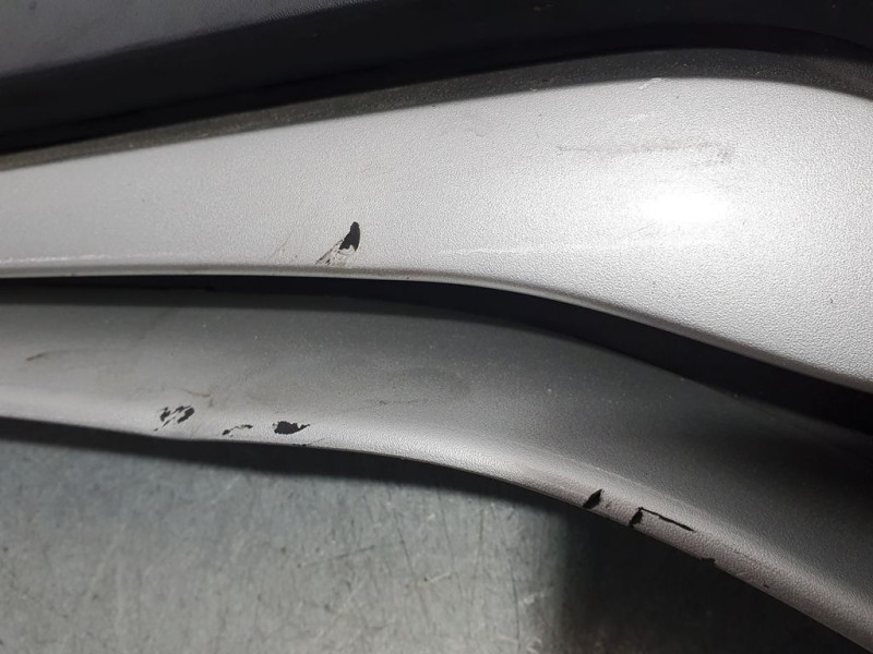 Recambio de rejilla delantera para renault kangoo profesional referencia OEM IAM 623829154R  ROZADA PATA ROTA