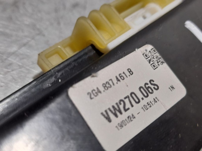 Recambio de elevalunas delantero izquierdo para volkswagen polo advance referencia OEM IAM 2G4837461B VW27006S ELECTRICO