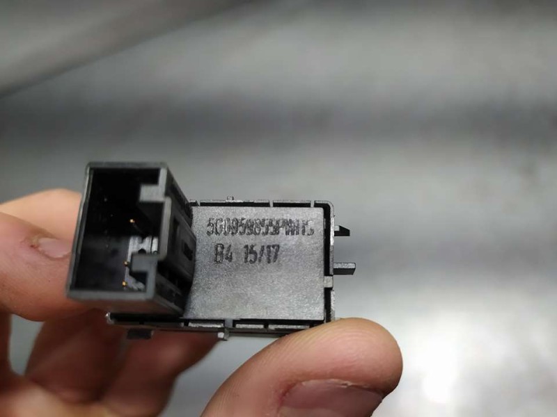 Recambio de mando elevalunas delantero derecho para seat ibiza (kj1) reference referencia OEM IAM 5G0959855  