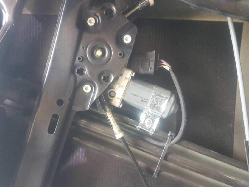 Recambio de elevalunas delantero derecho para bmw serie 5 berlina (e60) 530i referencia OEM IAM   ELÉCTRICO