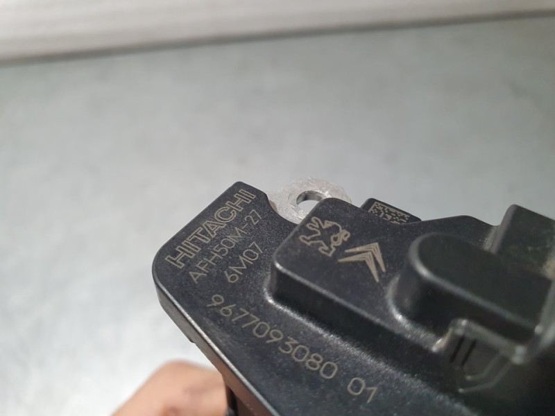 Recambio de caudalimetro para citroën c-elysée exclusive referencia OEM IAM 9677093080 AFH50M27 HITACHI
