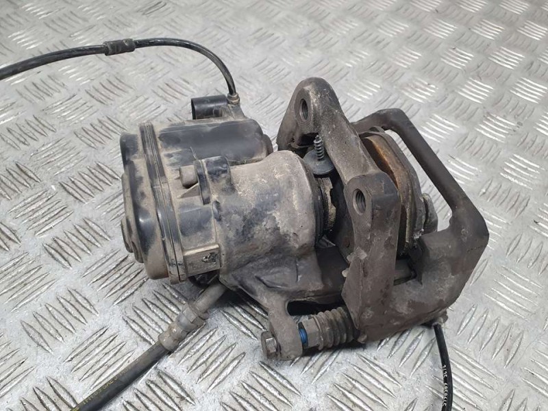 Recambio de pinza freno trasera derecha para bmw i8 (i12) i8 pure impulse referencia OEM IAM 32349660  