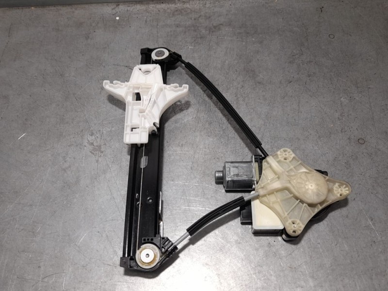 Recambio de elevalunas trasero derecho para volkswagen polo advance referencia OEM IAM 2G6839462C  ELECTRICO 5 PINES