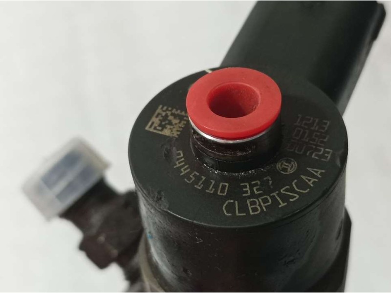 Recambio de inyector para opel insignia sports tourer selective referencia OEM IAM 0445110327  BOSCH