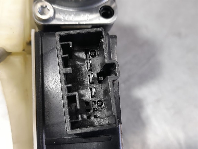 Recambio de elevalunas trasero izquierdo para volkswagen polo advance referencia OEM IAM 2G6839461C VW27007S ELECTRICO 5 PINES