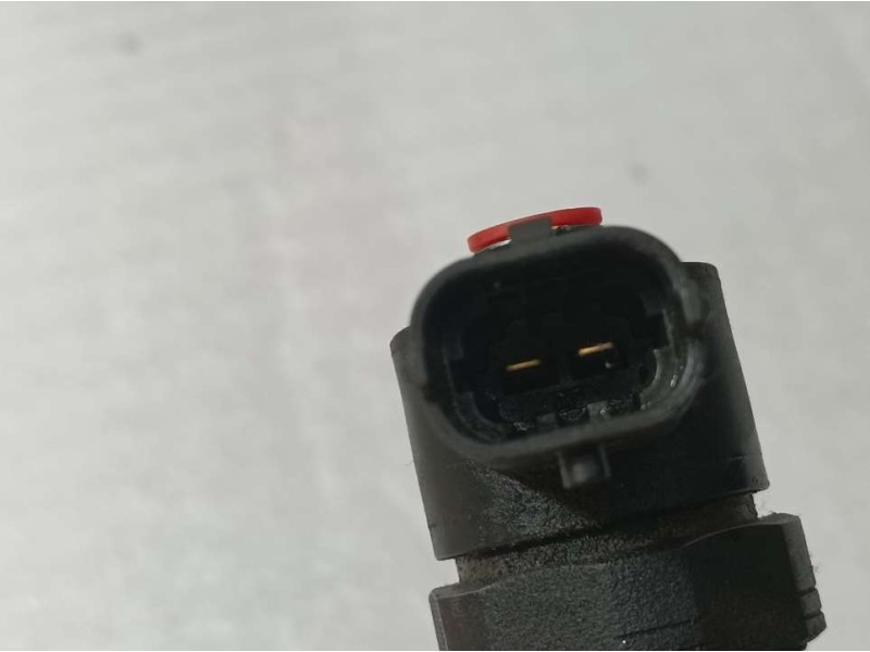 Recambio de inyector para opel insignia sports tourer selective referencia OEM IAM 0445110327  BOSCH